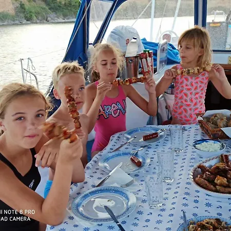 Båthotell Messinia Sailing-my Green Life *